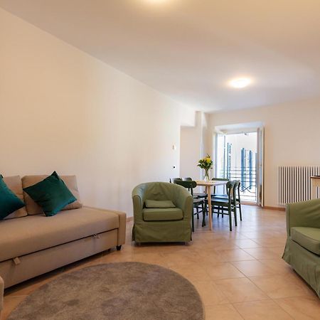 Porta Torre Como Apartment - By Relais Di Giada Luaran gambar