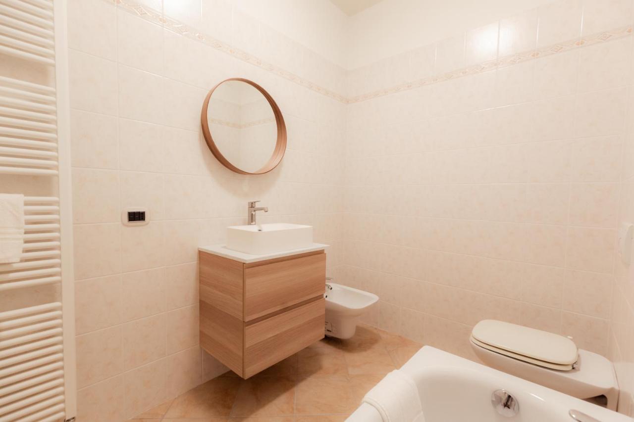 Porta Torre Como Apartment - By Relais Di Giada Luaran gambar