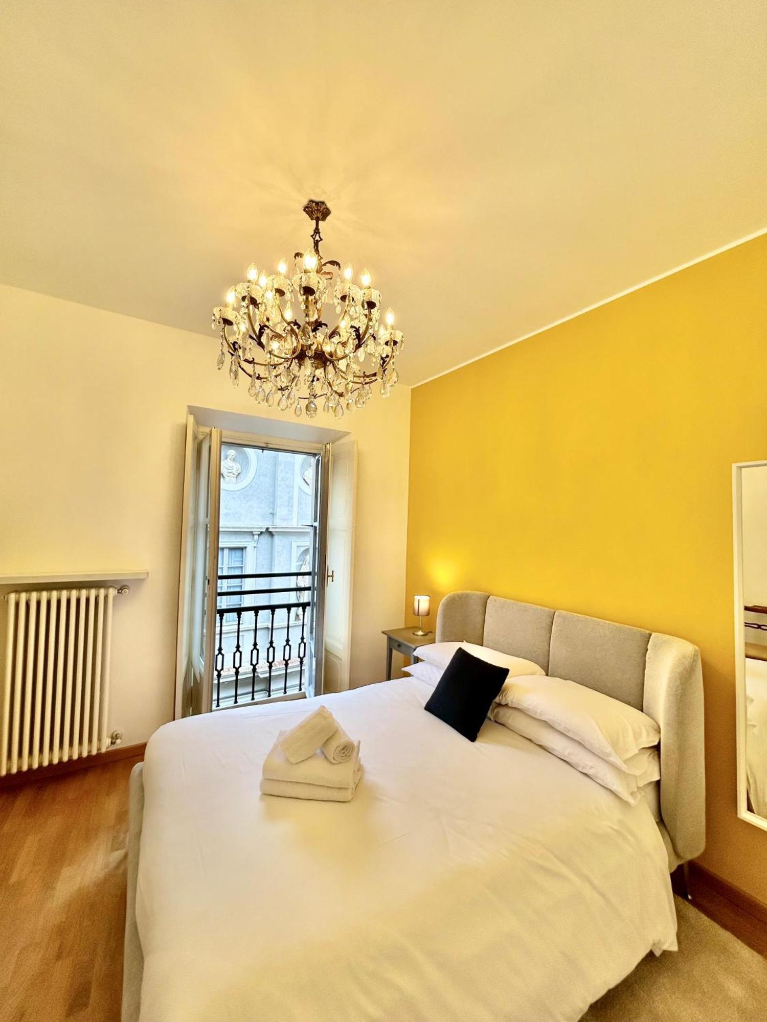 Porta Torre Como Apartment - By Relais Di Giada Luaran gambar