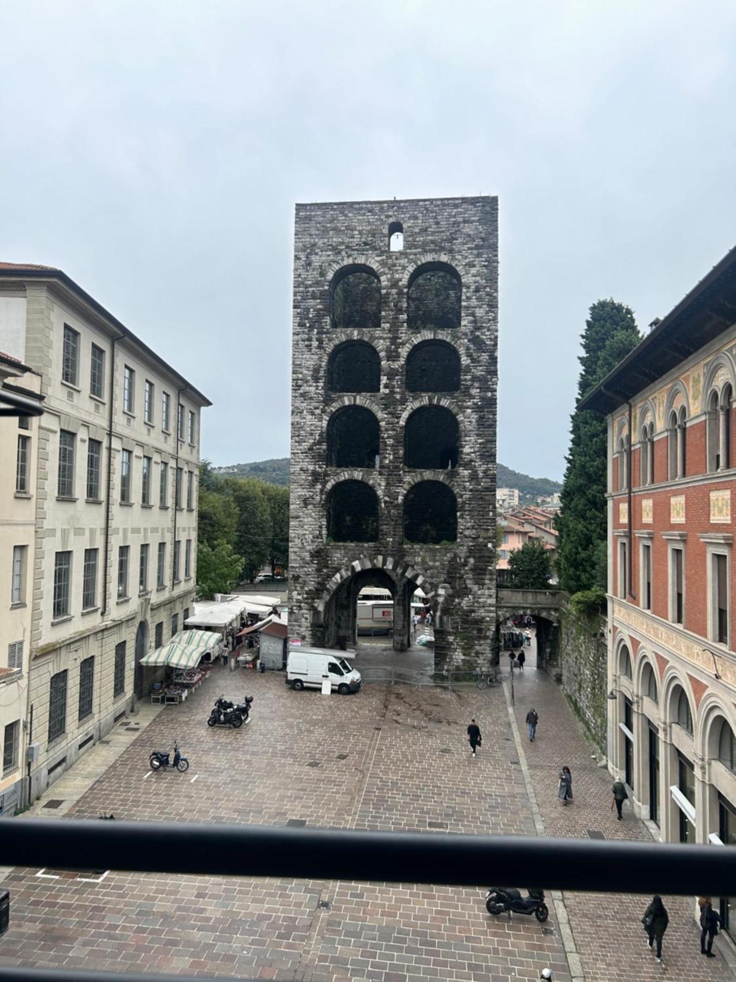 Porta Torre Como Apartment - By Relais Di Giada Luaran gambar